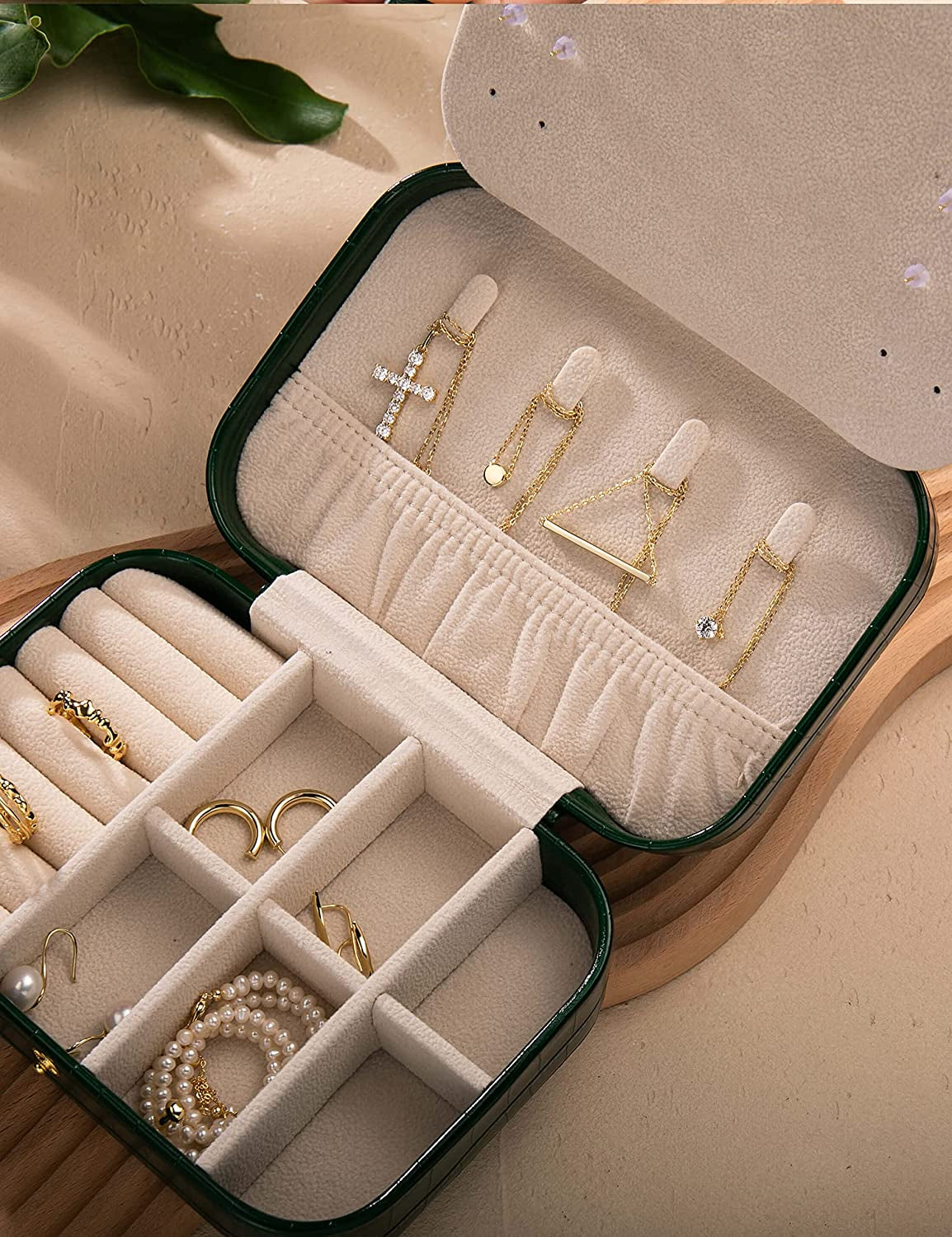 Travel Jewelry Organizer Travel Jewelry Boxes for Women Earring Organizer Small Jewelry Travel Case Box Portable Travel Jewelry Case Jewelry Organizer Travel Case